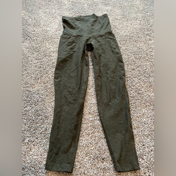 Beyond the Bump Pants - EUC Beyond Yoga Spacedye Love your bump maternity midi legging in green S